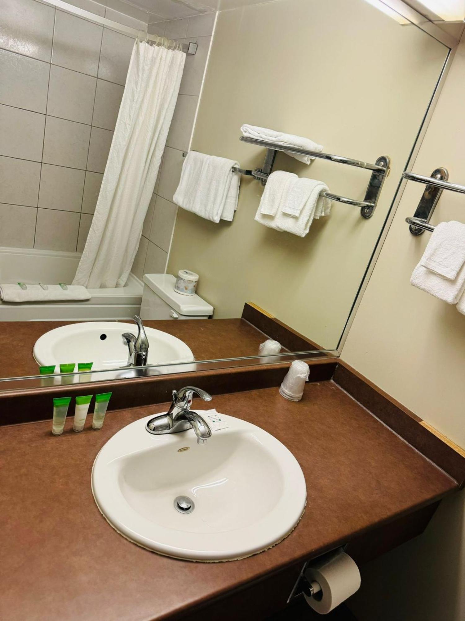 Silver Crest Lodge Grande Prairie Kültér fotó